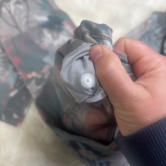 Lululemon Wunder Under High-Rise Tight 28" Full-On Luxtreme Multi-Colored size 4 - Picture 5 of 9